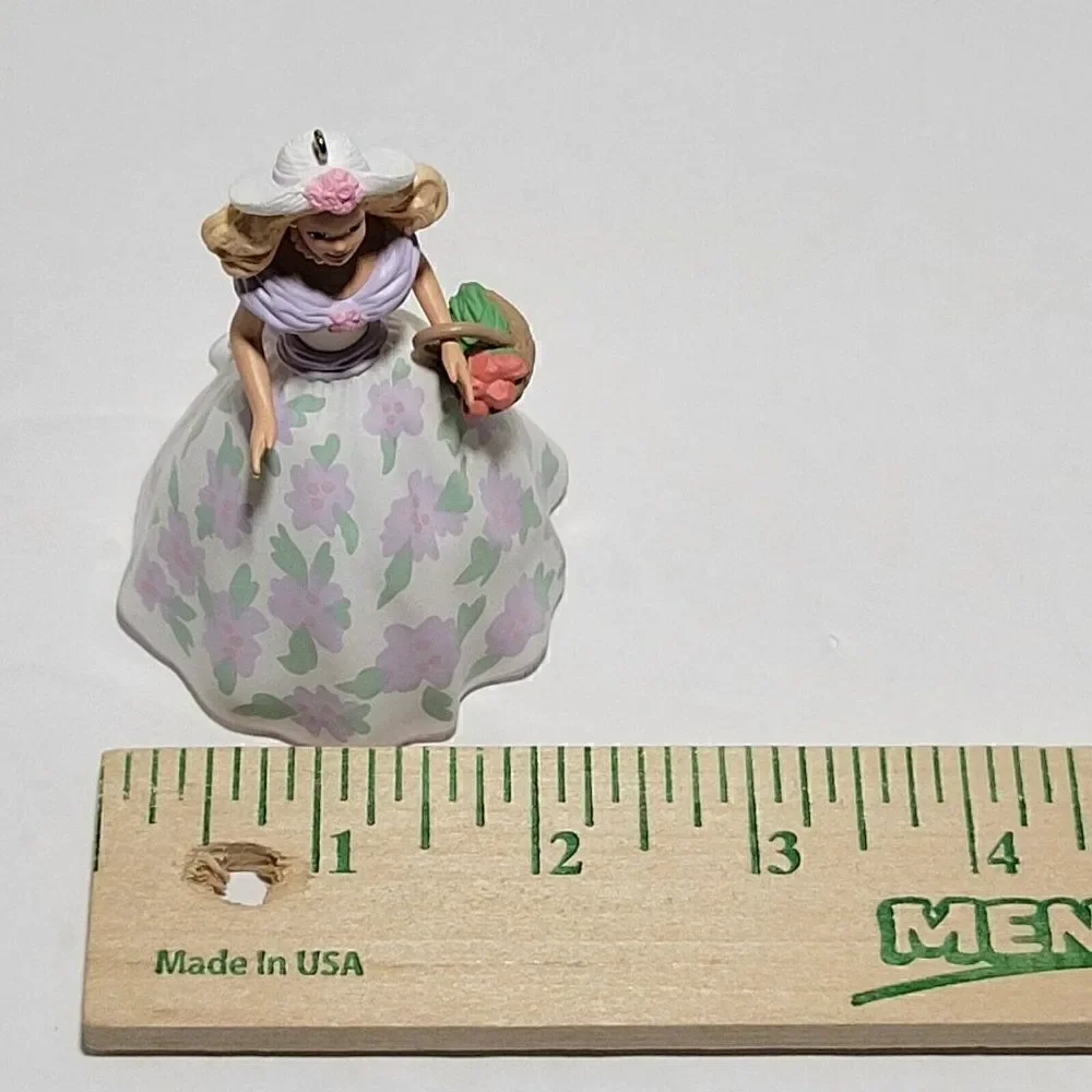Hallmark Keepsake Ornament Springtime Barbie 1995 Easter Collection Christmas‎